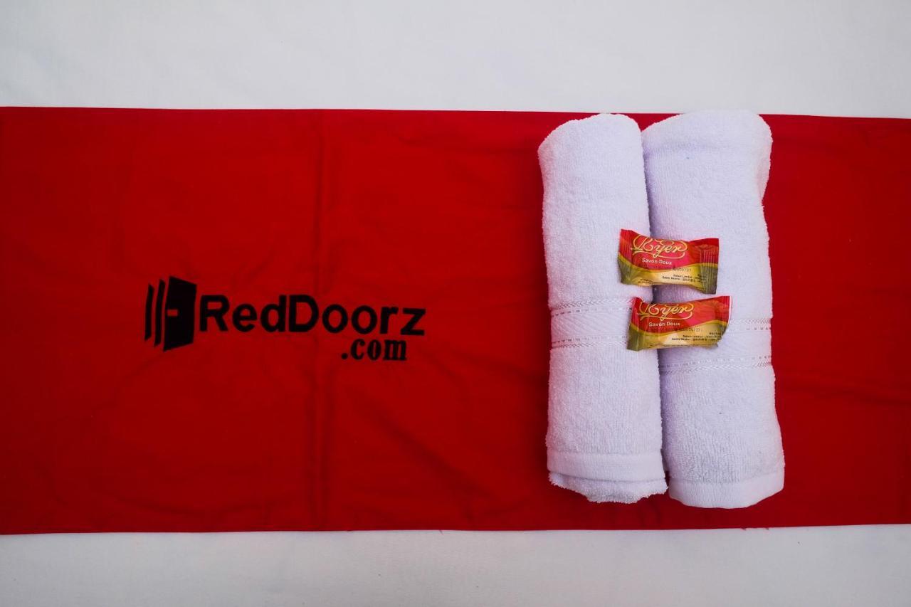 Reddoorz Near Plaza Ambarrukmo Yogyakarta Ξενοδοχείο Maguwo Εξωτερικό φωτογραφία